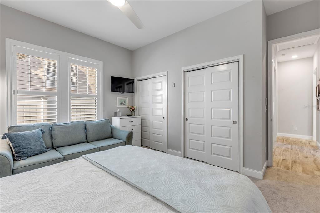 En Venta: $1,300,000 (4 camas, 2 baños, 2440 Pies cuadrados)