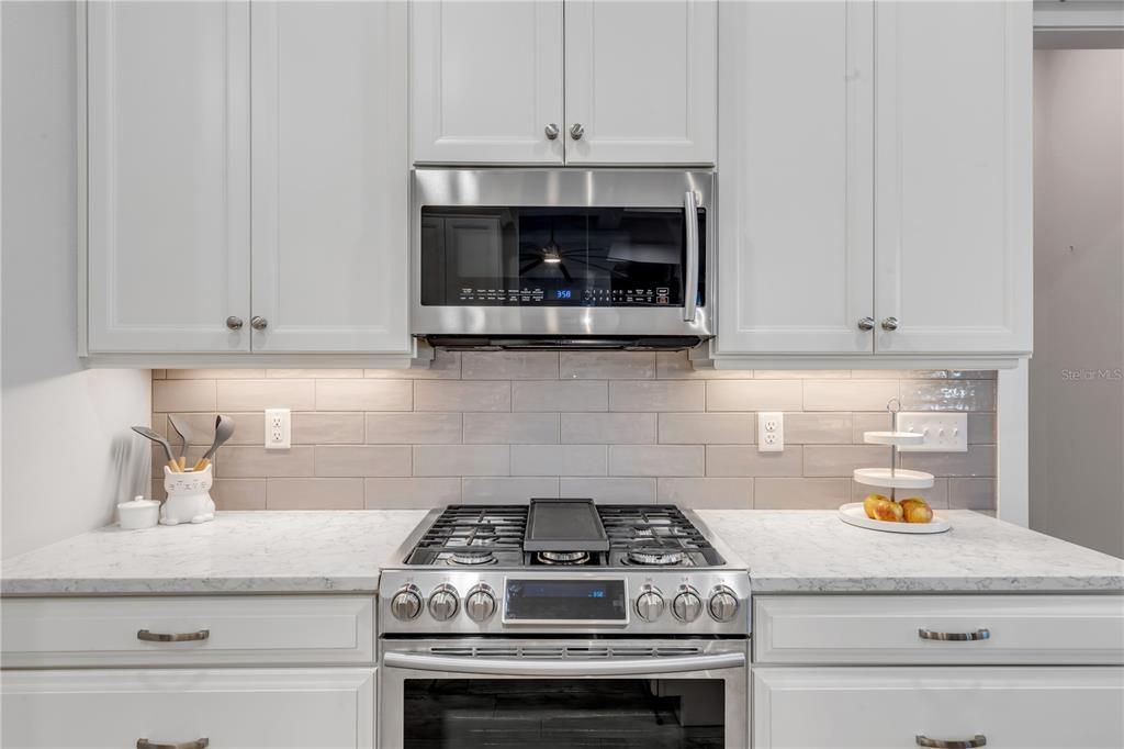 En Venta: $1,300,000 (4 camas, 2 baños, 2440 Pies cuadrados)