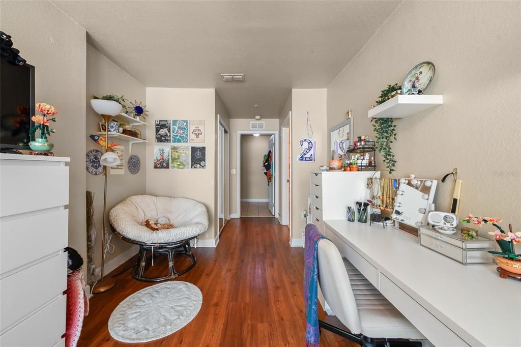 Activo con contrato: $355,000 (4 camas, 4 baños, 1444 Pies cuadrados)