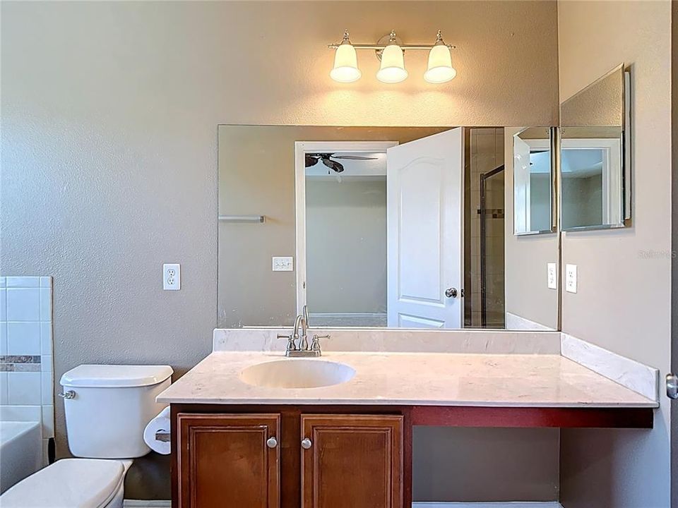 Под контрактом: $209,000 (3 спален, 2 ванн, 1529 Квадратных фут)