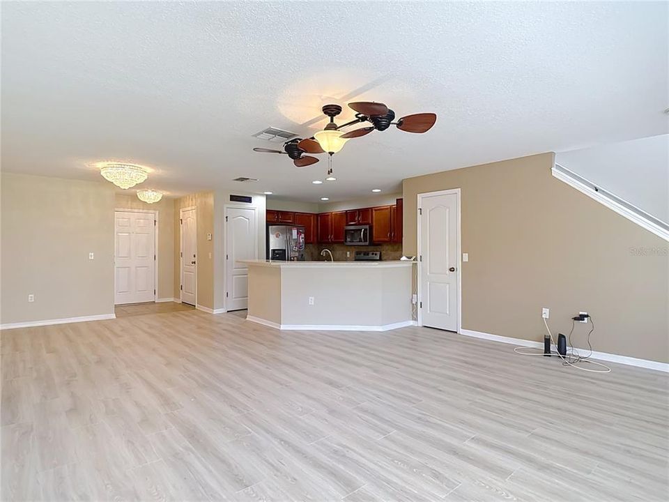 Под контрактом: $209,000 (3 спален, 2 ванн, 1529 Квадратных фут)