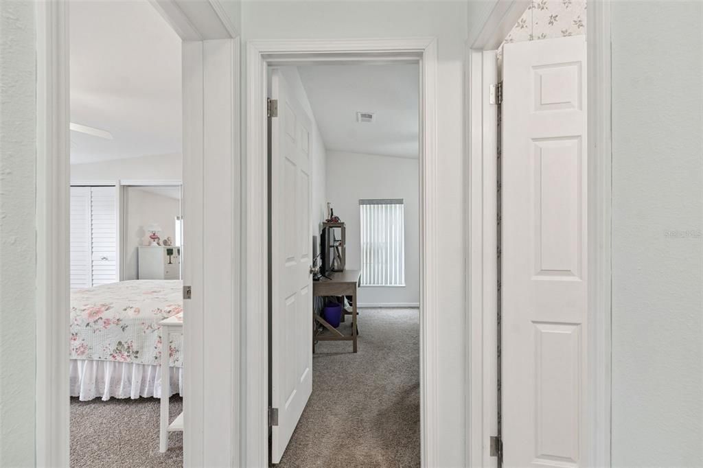 For Sale: $270,000 (2 beds, 2 baths, 1210 Square Feet)