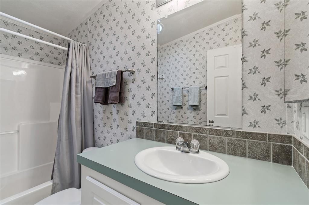 For Sale: $270,000 (2 beds, 2 baths, 1210 Square Feet)