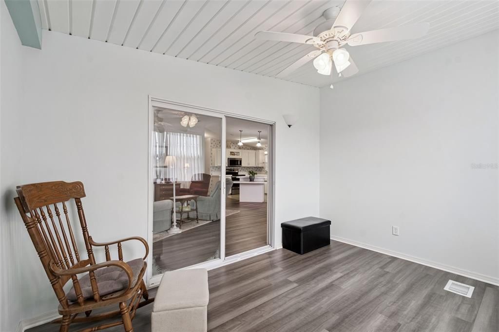 For Sale: $270,000 (2 beds, 2 baths, 1210 Square Feet)