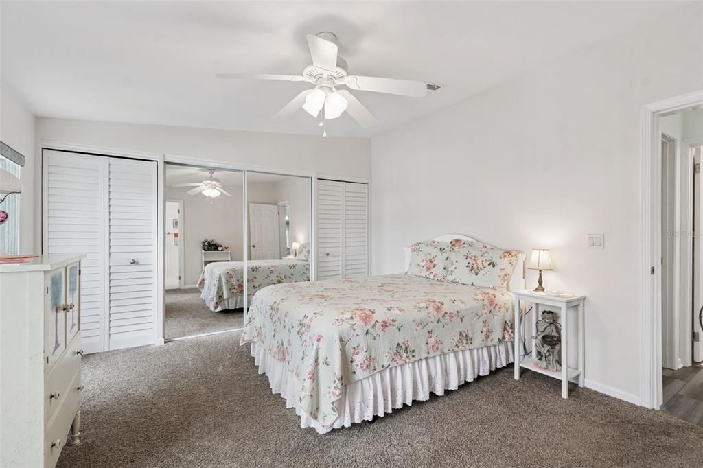 For Sale: $270,000 (2 beds, 2 baths, 1210 Square Feet)