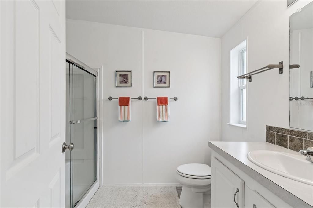 For Sale: $270,000 (2 beds, 2 baths, 1210 Square Feet)