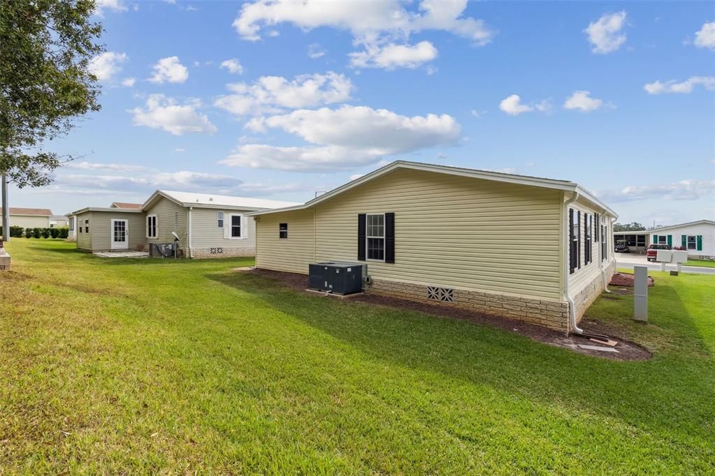 For Sale: $270,000 (2 beds, 2 baths, 1210 Square Feet)