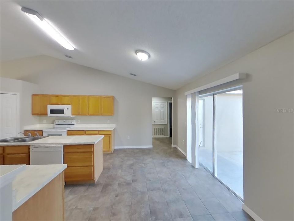 For Rent: $1,669 (3 beds, 2 baths, 2047 Square Feet)
