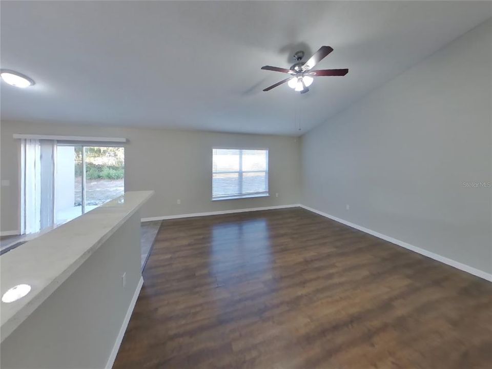 For Rent: $1,669 (3 beds, 2 baths, 2047 Square Feet)