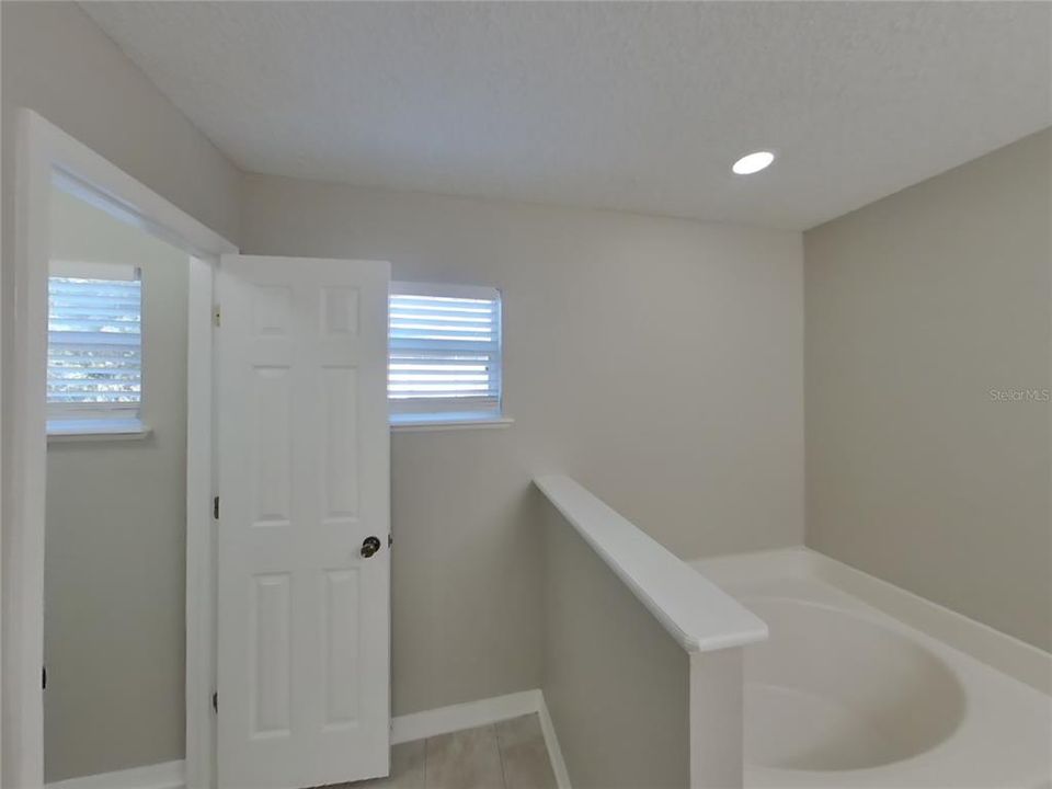 For Rent: $1,669 (3 beds, 2 baths, 2047 Square Feet)