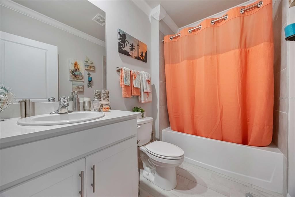 待售: $400,000 (4 贝兹, 2 浴室, 1828 平方英尺)