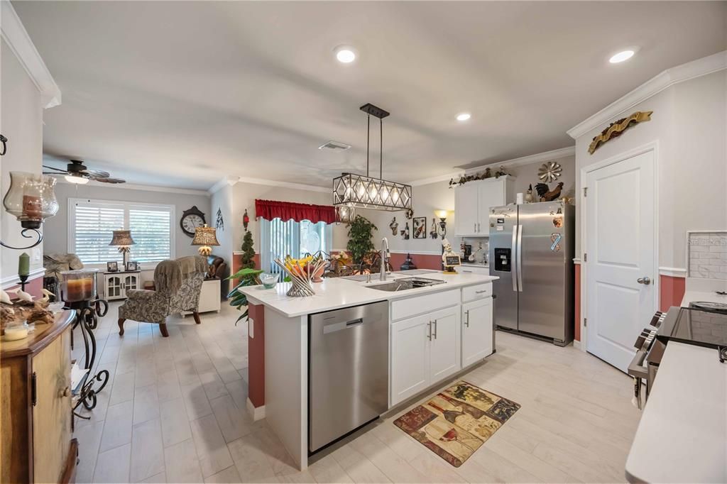 待售: $400,000 (4 贝兹, 2 浴室, 1828 平方英尺)