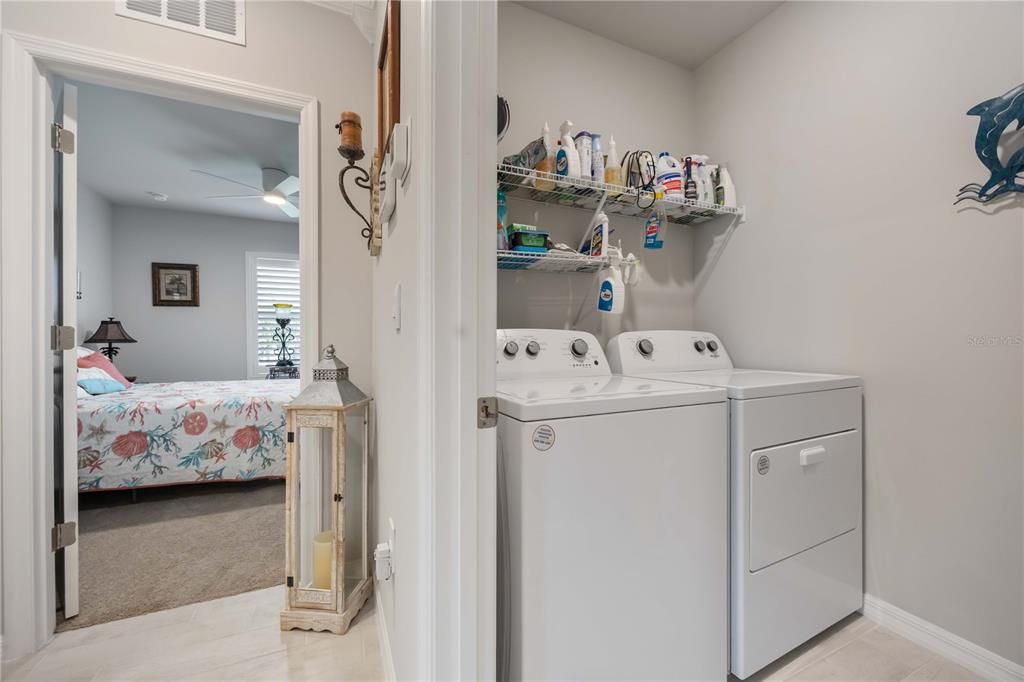 待售: $400,000 (4 贝兹, 2 浴室, 1828 平方英尺)