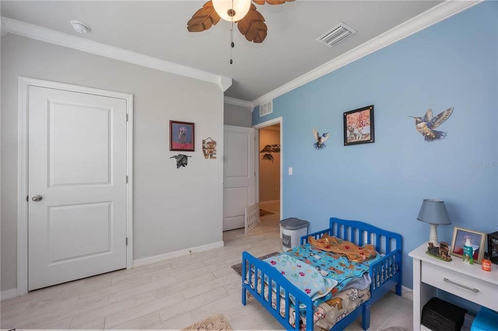 待售: $400,000 (4 贝兹, 2 浴室, 1828 平方英尺)