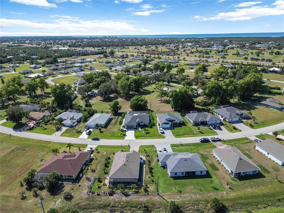 待售: $400,000 (4 贝兹, 2 浴室, 1828 平方英尺)