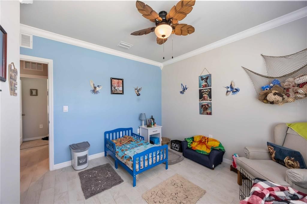 待售: $400,000 (4 贝兹, 2 浴室, 1828 平方英尺)