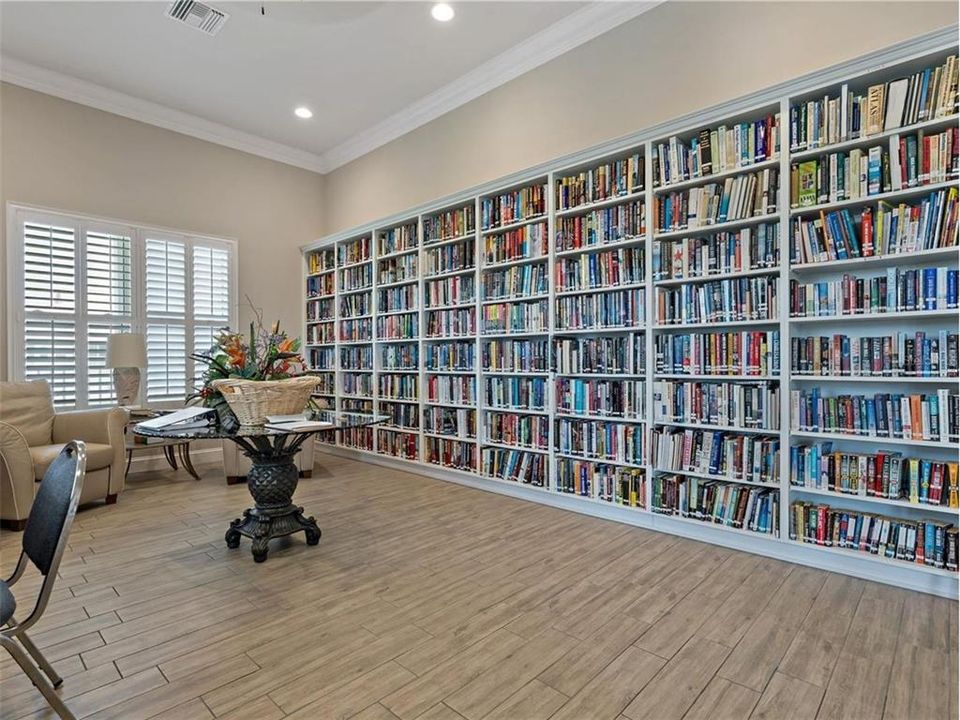 На продажу: $175,000 (2 спален, 2 ванн, 1025 Квадратных фут)