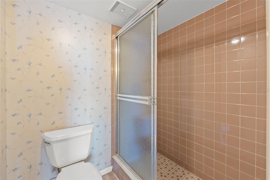 На продажу: $175,000 (2 спален, 2 ванн, 1025 Квадратных фут)