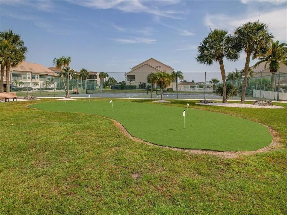 На продажу: $175,000 (2 спален, 2 ванн, 1025 Квадратных фут)