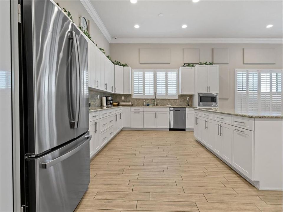 На продажу: $175,000 (2 спален, 2 ванн, 1025 Квадратных фут)