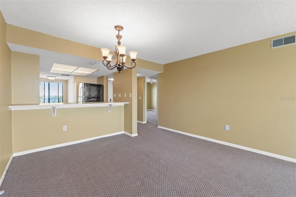 На продажу: $175,000 (2 спален, 2 ванн, 1025 Квадратных фут)