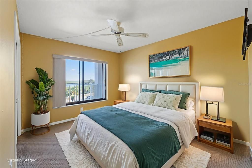 На продажу: $175,000 (2 спален, 2 ванн, 1025 Квадратных фут)