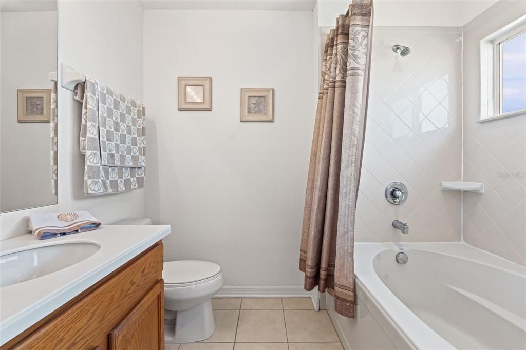 待售: $245,000 (3 贝兹, 2 浴室, 1396 平方英尺)