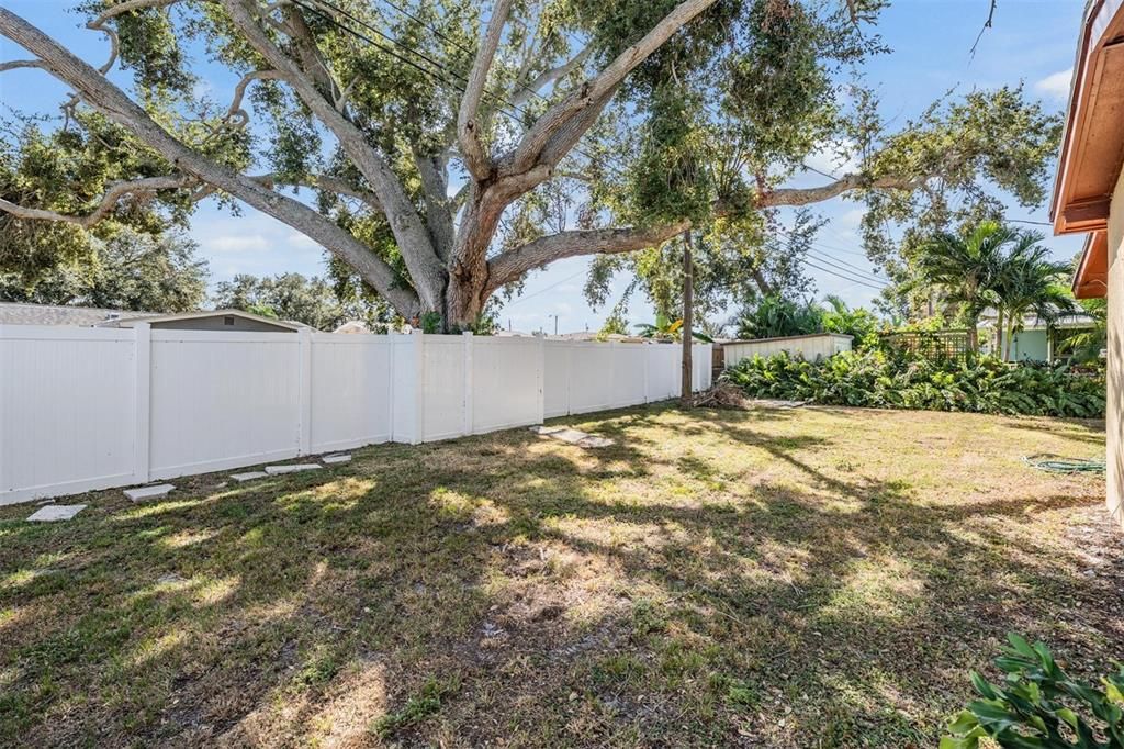 En Venta: $425,000 (4 camas, 2 baños, 1611 Pies cuadrados)