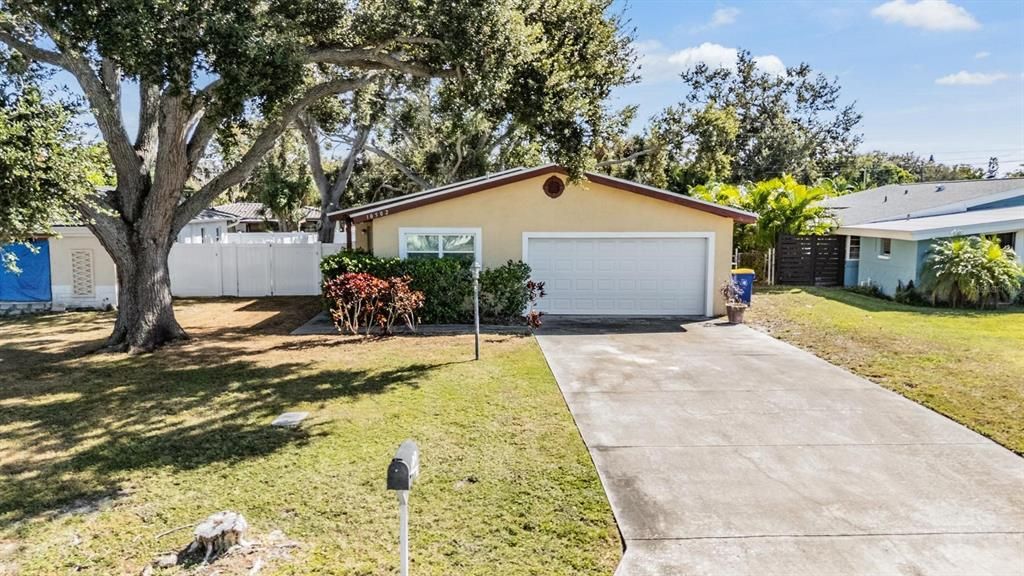 En Venta: $425,000 (4 camas, 2 baños, 1611 Pies cuadrados)