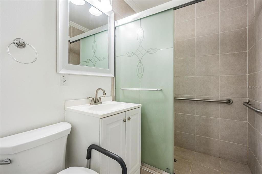 En Venta: $425,000 (4 camas, 2 baños, 1611 Pies cuadrados)