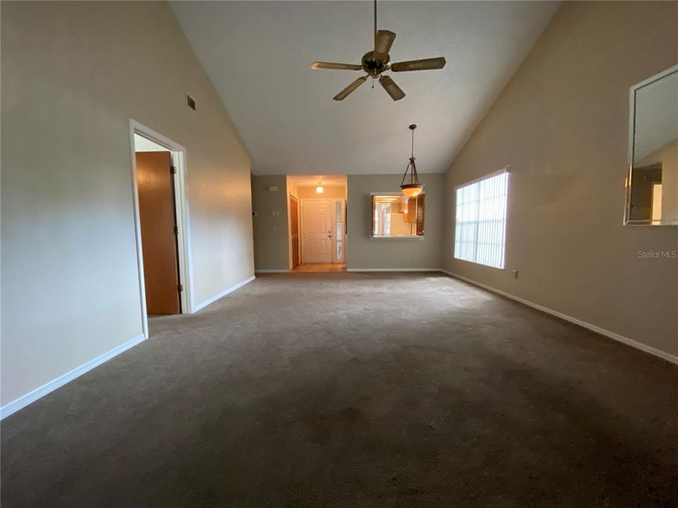 For Rent: $1,750 (2 beds, 2 baths, 1215 Square Feet)