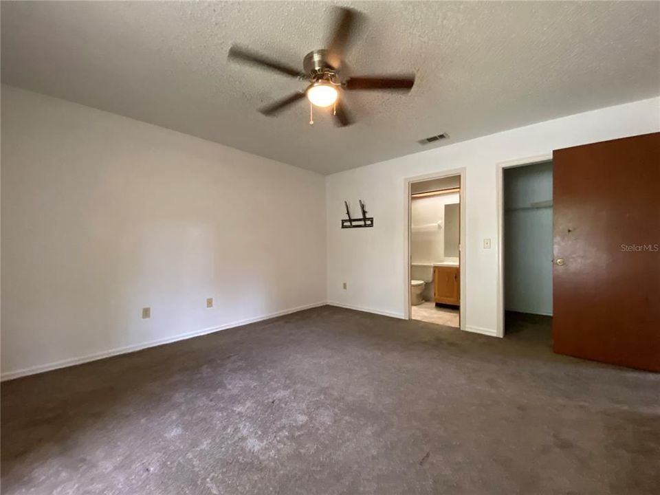 For Rent: $1,750 (2 beds, 2 baths, 1215 Square Feet)