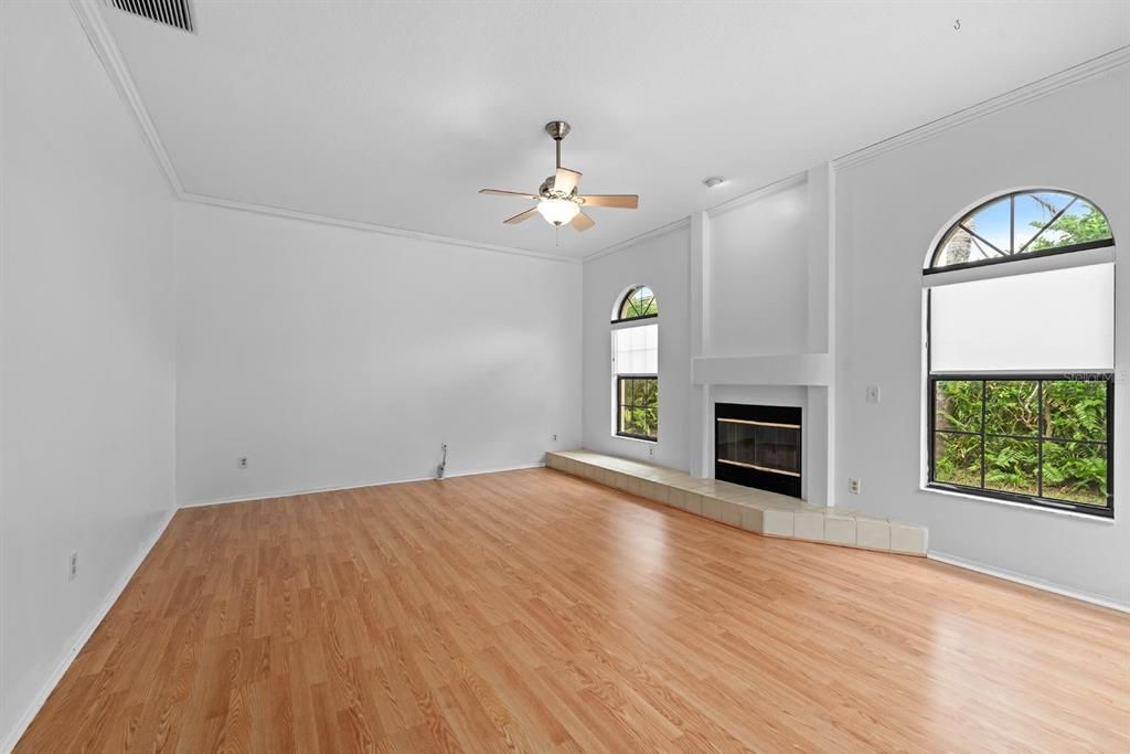 На продажу: $645,000 (5 спален, 3 ванн, 2528 Квадратных фут)