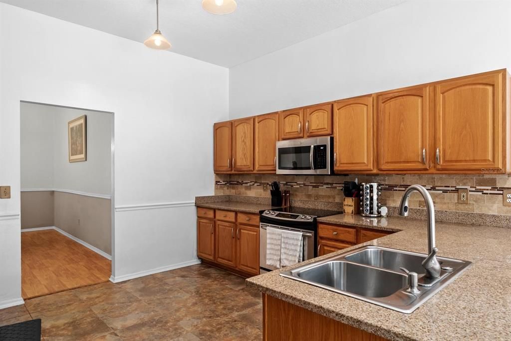 На продажу: $645,000 (5 спален, 3 ванн, 2528 Квадратных фут)