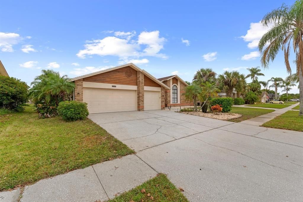 На продажу: $645,000 (5 спален, 3 ванн, 2528 Квадратных фут)