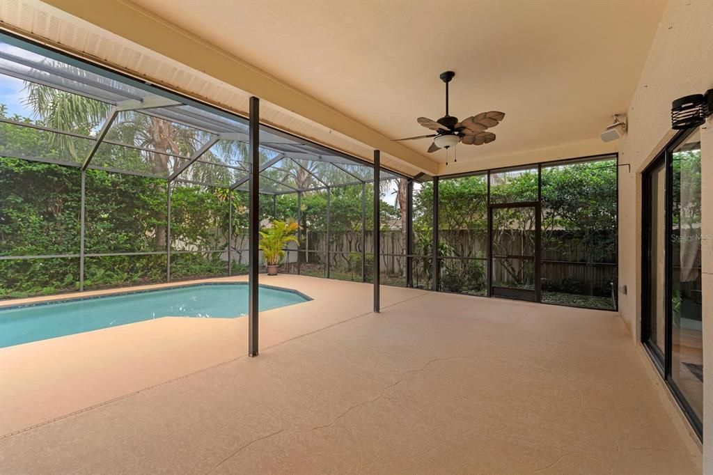 На продажу: $645,000 (5 спален, 3 ванн, 2528 Квадратных фут)