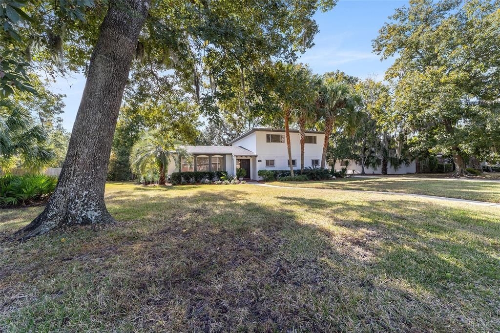 For Sale: $549,900 (4 beds, 2 baths, 2215 Square Feet)