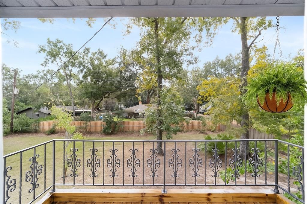 For Sale: $549,900 (4 beds, 2 baths, 2215 Square Feet)