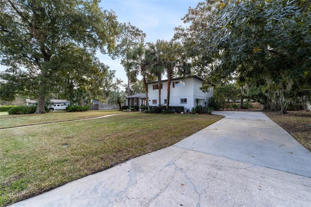 For Sale: $549,900 (4 beds, 2 baths, 2215 Square Feet)