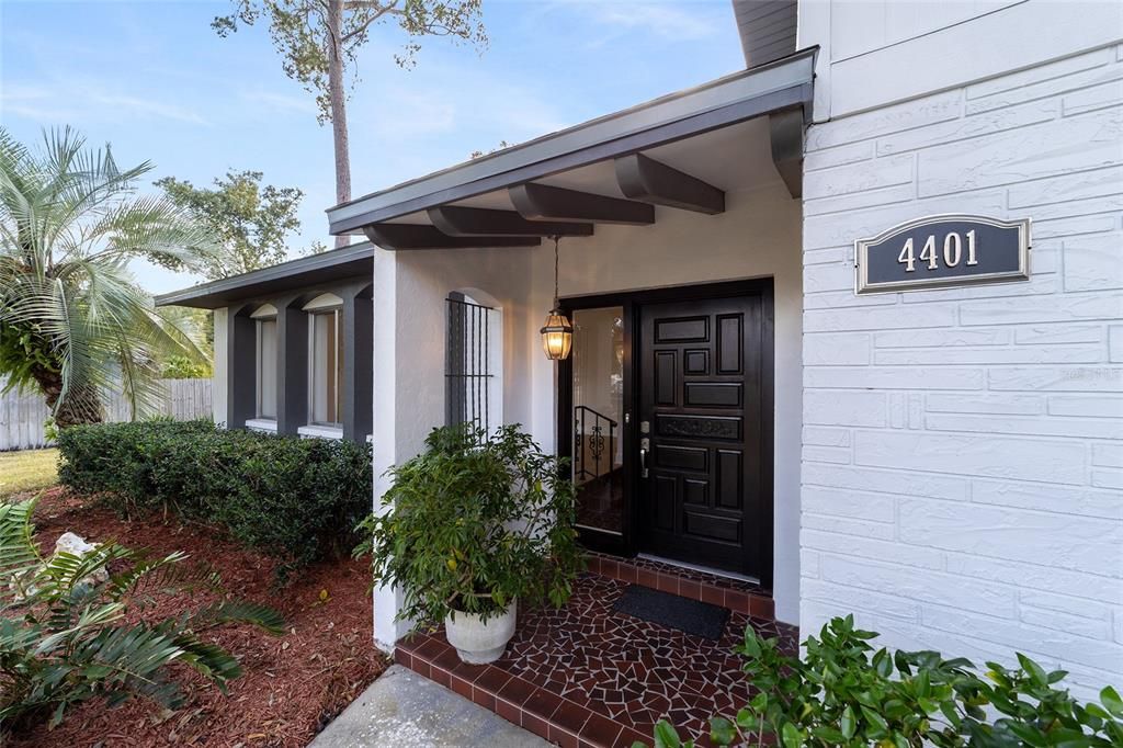 For Sale: $549,900 (4 beds, 2 baths, 2215 Square Feet)