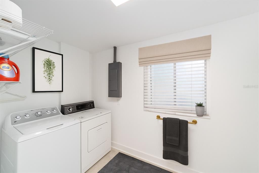 For Sale: $549,900 (4 beds, 2 baths, 2215 Square Feet)