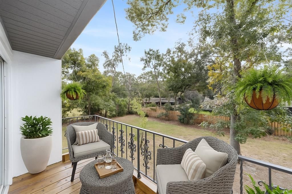 For Sale: $549,900 (4 beds, 2 baths, 2215 Square Feet)