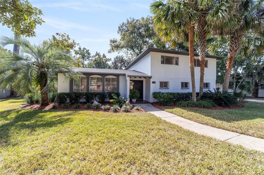 For Sale: $549,900 (4 beds, 2 baths, 2215 Square Feet)