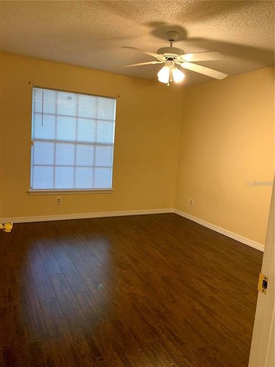 For Sale: $119,495 (1 beds, 1 baths, 627 Square Feet)