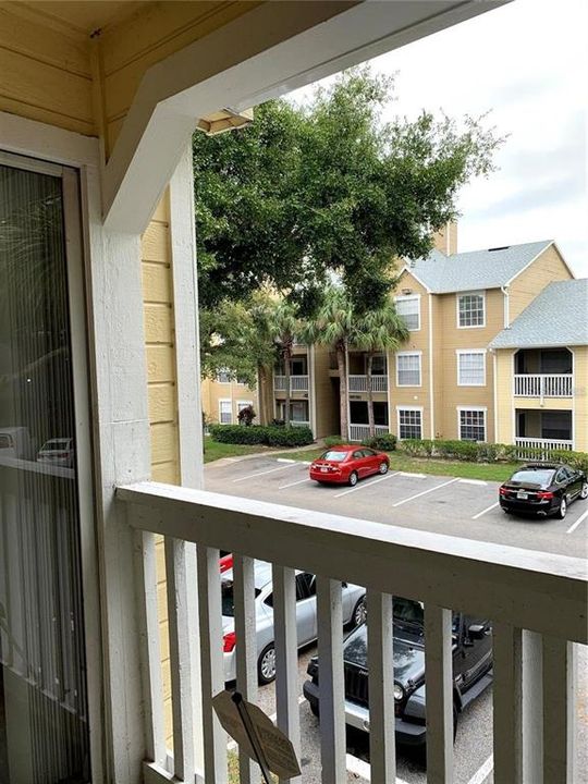 For Sale: $119,495 (1 beds, 1 baths, 627 Square Feet)