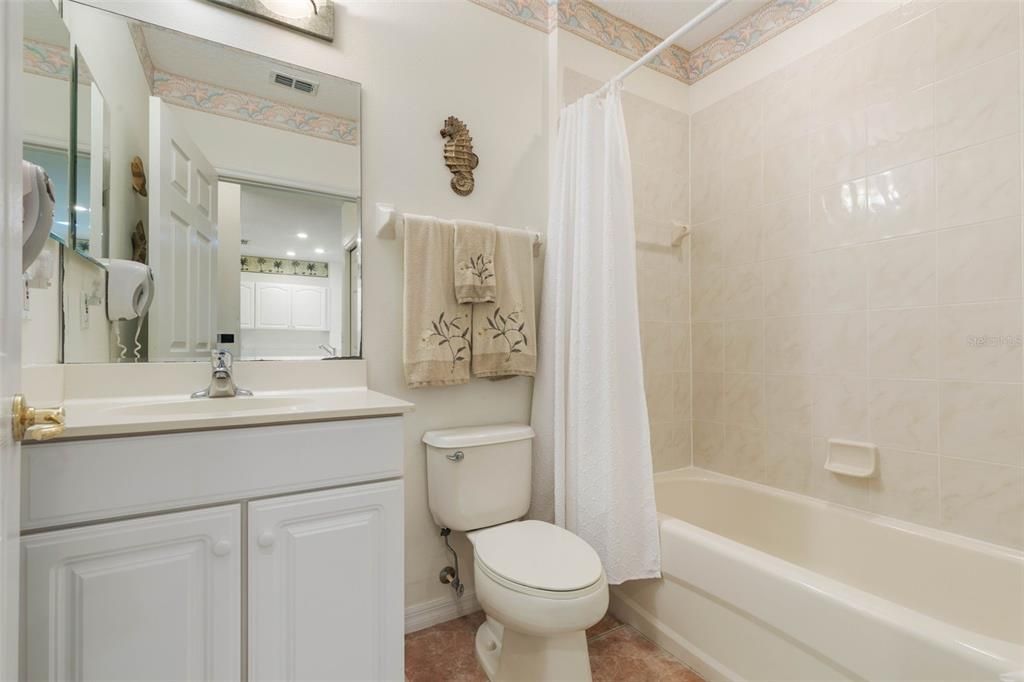 待售: $250,000 (2 贝兹, 2 浴室, 1238 平方英尺)