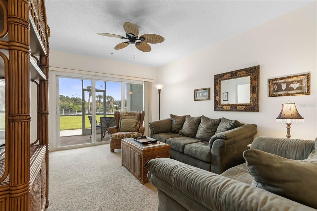 待售: $250,000 (2 贝兹, 2 浴室, 1238 平方英尺)