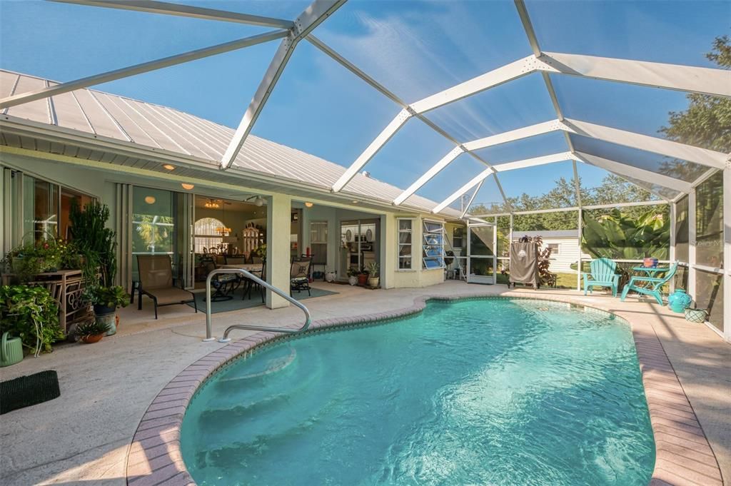 Active With Contract: $399,900 (3 beds, 2 baths, 1910 Square Feet)