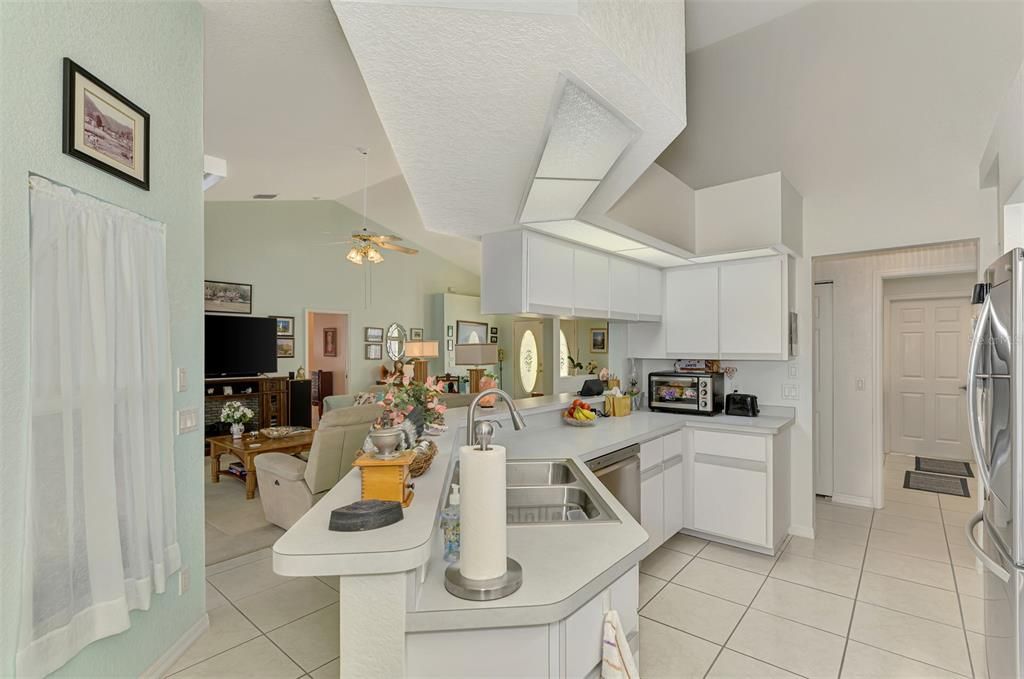 Active With Contract: $399,900 (3 beds, 2 baths, 1910 Square Feet)