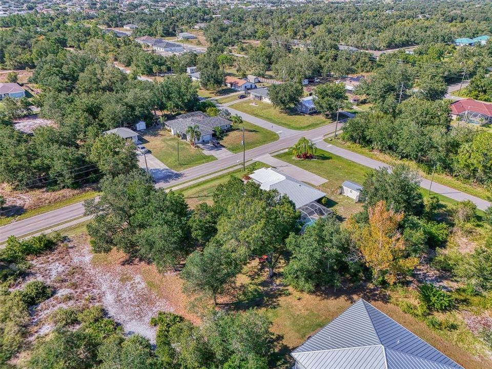 Active With Contract: $399,900 (3 beds, 2 baths, 1910 Square Feet)